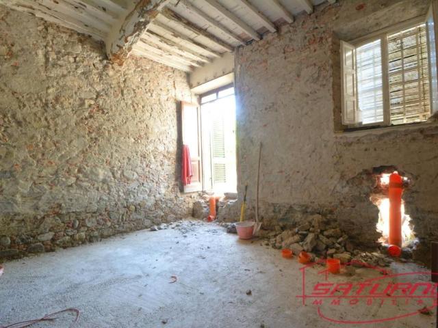 Casa indipendente in vendita a Lucca LU