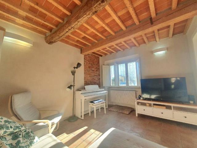 Casa indipendente in vendita a Lucca LU