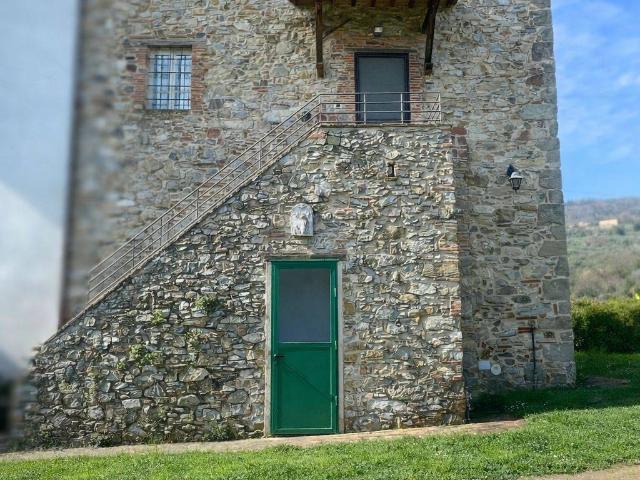 Casa indipendente in vendita a Lucca LU