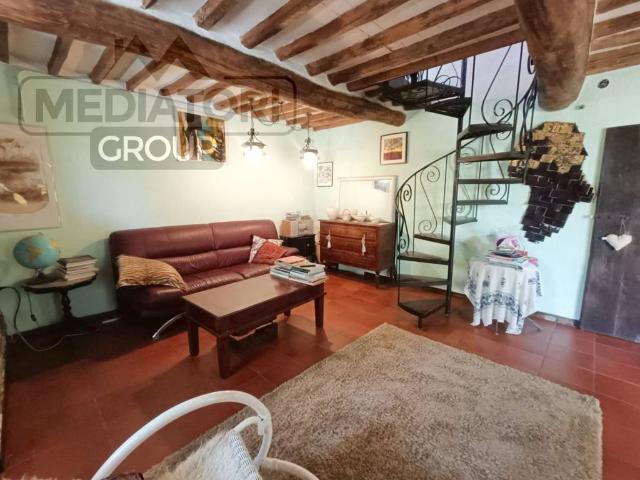 Casa indipendente in vendita a Lucca LU