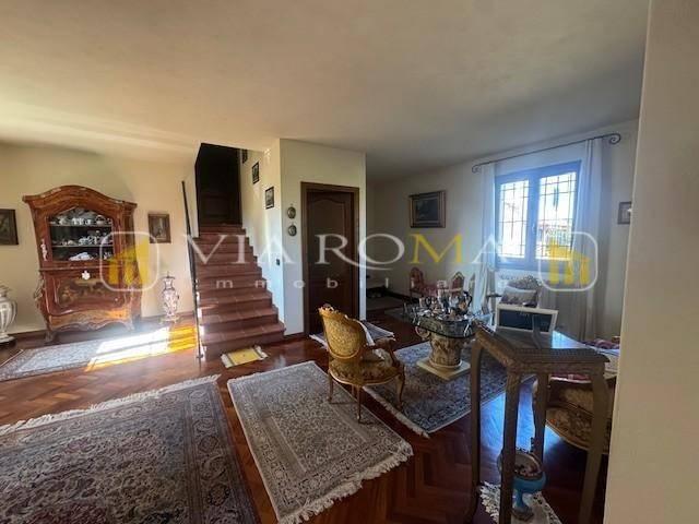 Casa indipendente in vendita a Lucca LU