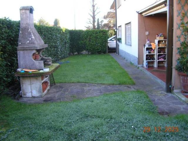 Casa indipendente in vendita a Lucca LU