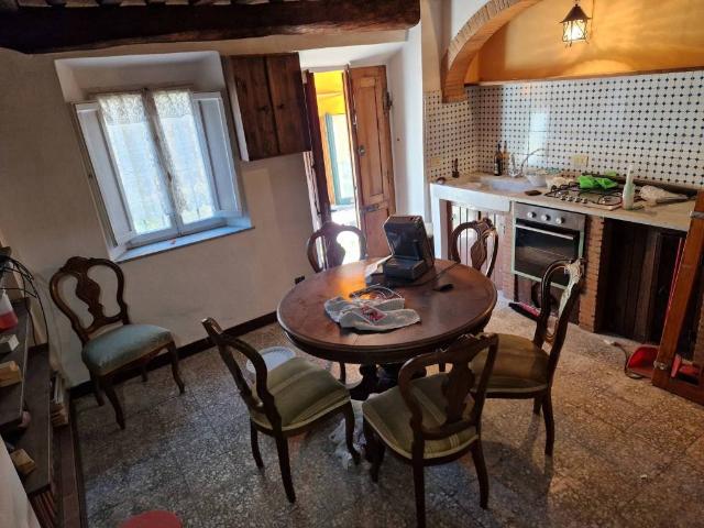 Casa indipendente in vendita a Lucca LU