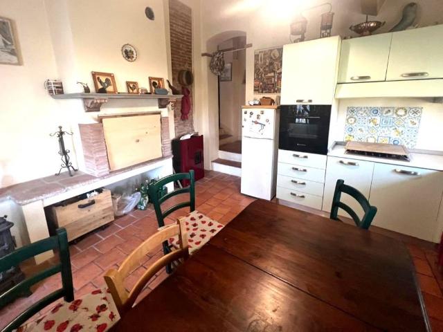 Casa indipendente in vendita a Lucca LU
