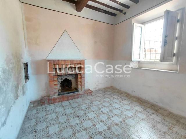 Casa indipendente in vendita a Lucca LU