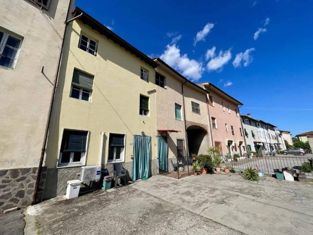 Casa indipendente in vendita a Lucca LU