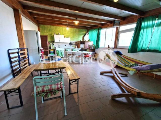 Casa indipendente in vendita a Lucca LU