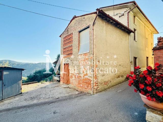 Casa indipendente in vendita a Lucca LU
