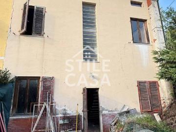 Casa indipendente in vendita a Lucca LU