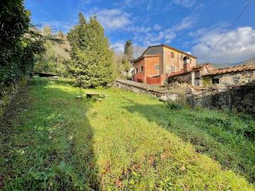Casa indipendente in vendita a Lucca LU