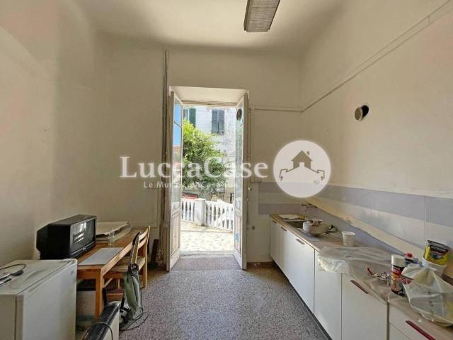Casa indipendente in vendita a Lucca LU
