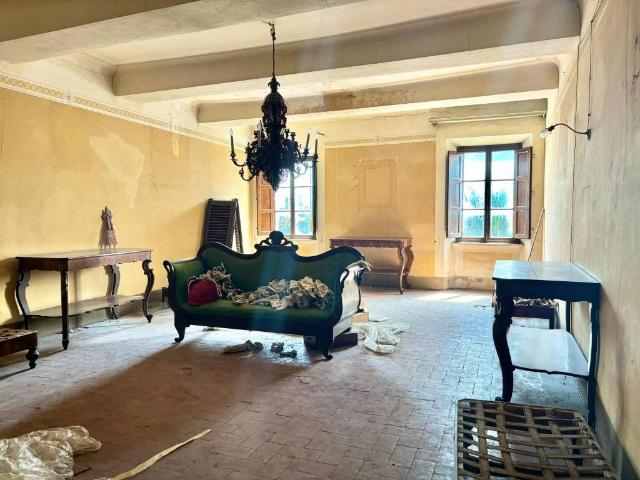 Casa indipendente in vendita a Lucca LU