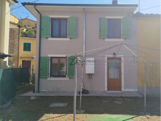Casa indipendente in vendita a Lucca LU