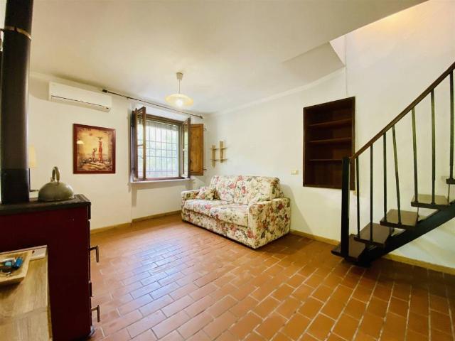 Casa indipendente in vendita a Lucca LU