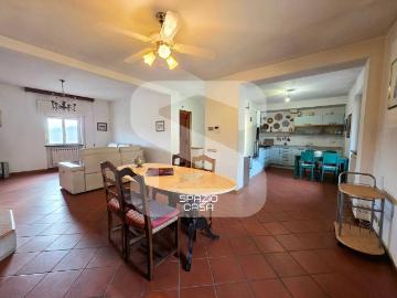 Casa indipendente in vendita a Lucca LU