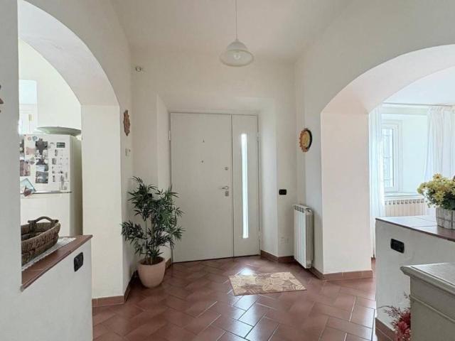Casa indipendente in vendita a Lucca LU