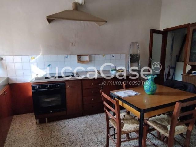 Casa indipendente in vendita a Lucca LU