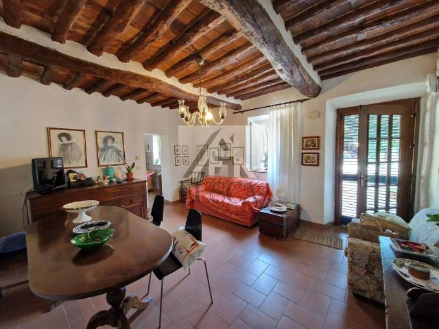 Casa indipendente in vendita a Lucca LU