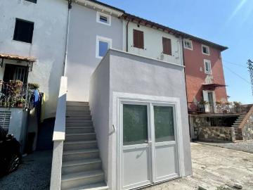 Casa indipendente in vendita a Lucca LU