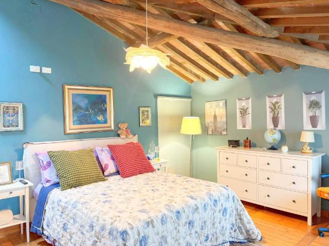 Casa indipendente in vendita a Lucca LU
