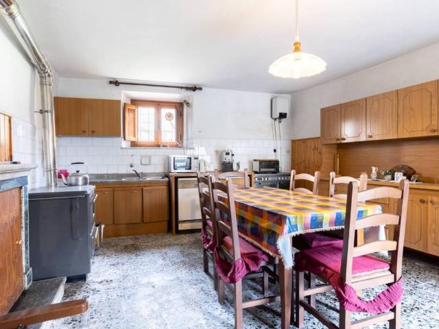 Casa indipendente in vendita a Lucca LU