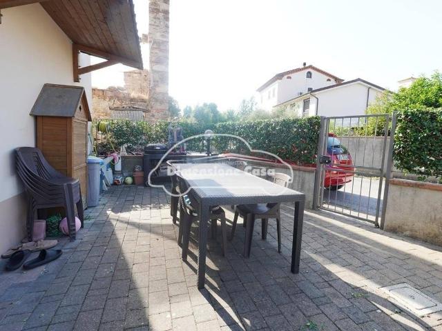 Casa indipendente in vendita a Lucca LU