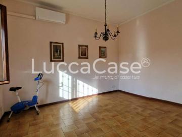 Casa indipendente in vendita a Lucca LU