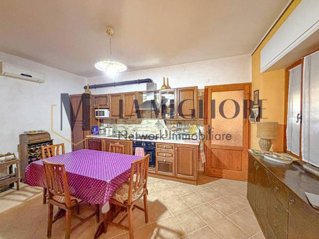 Casa indipendente in vendita a Lucca LU