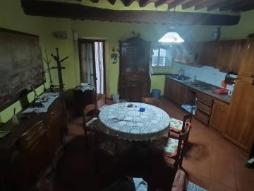 Casa indipendente in vendita a Lucca LU