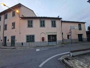 Casa indipendente in vendita a Lucca LU