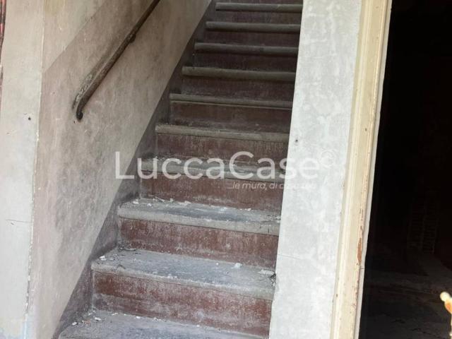 Casa indipendente in vendita a Lucca LU