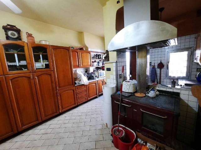 Casa indipendente in vendita a Lucca LU