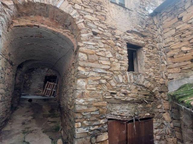 Casa indipendente in vendita a Lucinasco IM