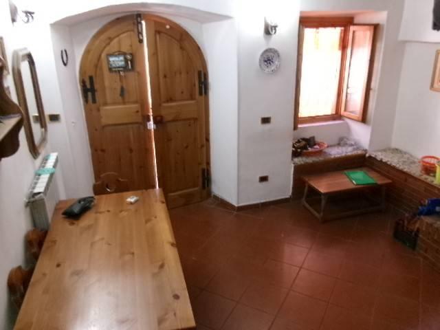 Casa indipendente in vendita a Luco dei Marsi AQ