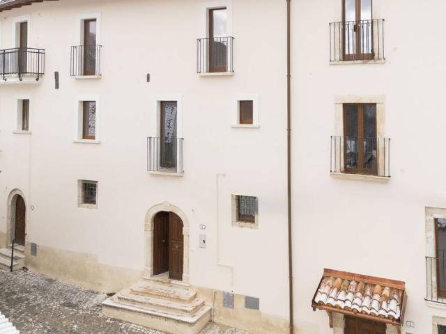 Casa indipendente in vendita a Lucoli AQ