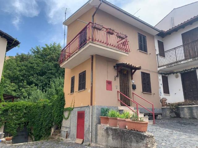 Casa indipendente in vendita a Lucoli AQ