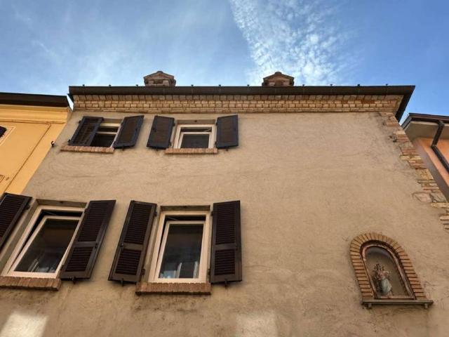 Casa indipendente in vendita a Lugagnano Val d'Arda PC