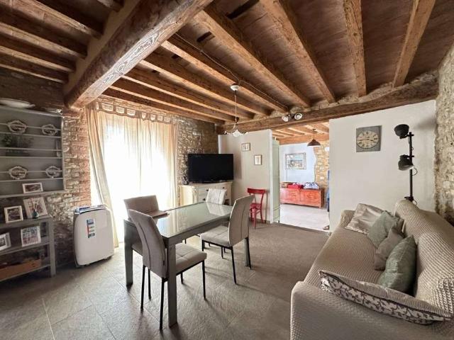 Casa indipendente in vendita a Lugagnano Val d'Arda PC