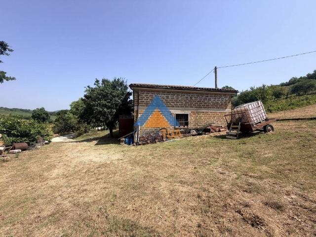 Casa indipendente in vendita a Lugnano in Teverina TR