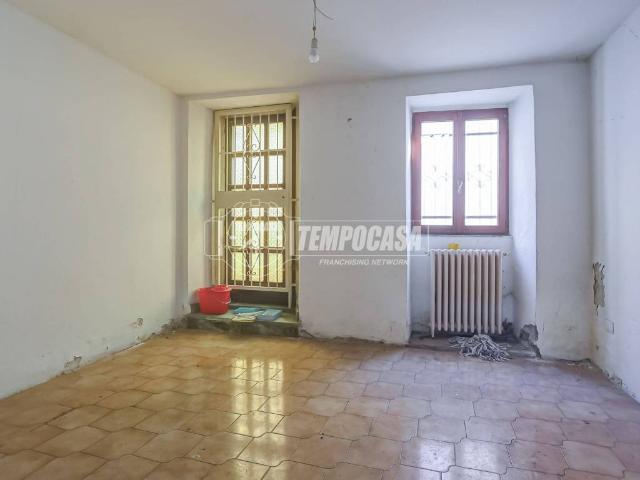 Casa indipendente in vendita a Luino VA