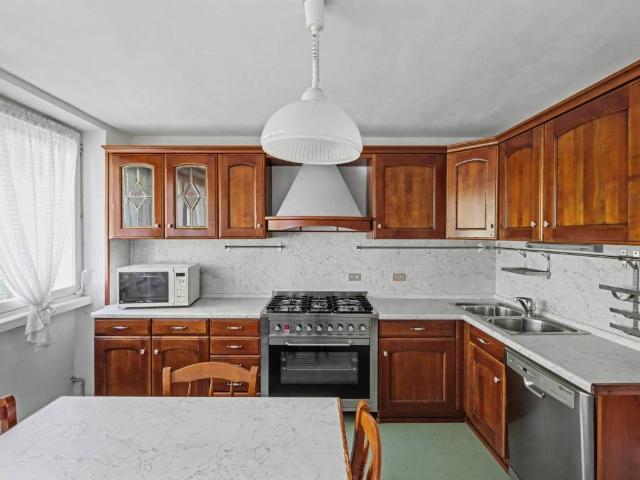 Casa indipendente in vendita a Luino VA