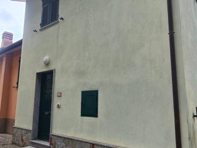 Casa indipendente in vendita a Lumarzo GE