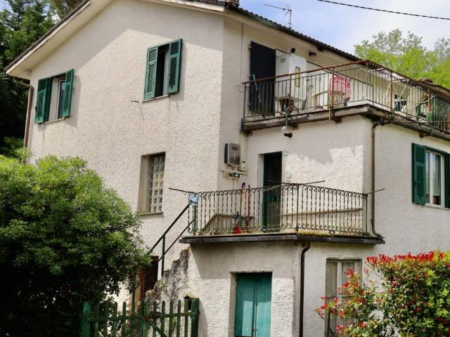Casa indipendente in vendita a Lumarzo GE