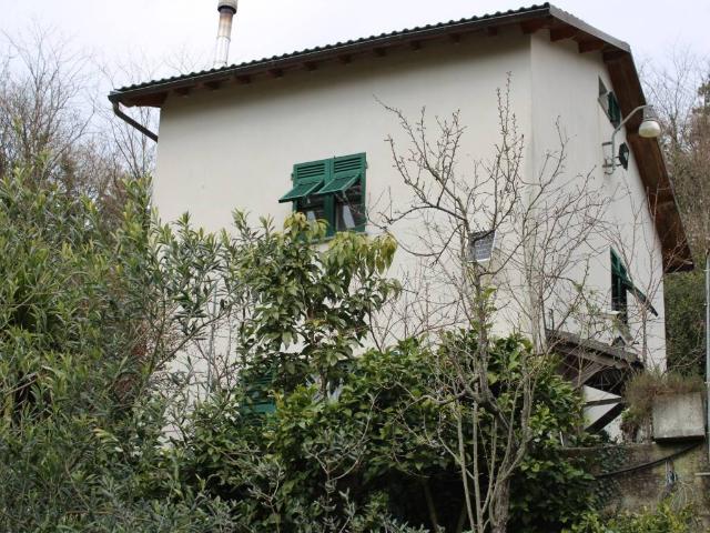 Casa indipendente in vendita a Lumarzo GE