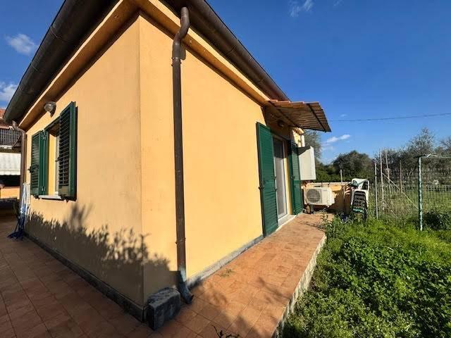 Casa indipendente in vendita a Luni SP