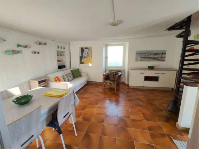 Casa indipendente in vendita a Luni SP
