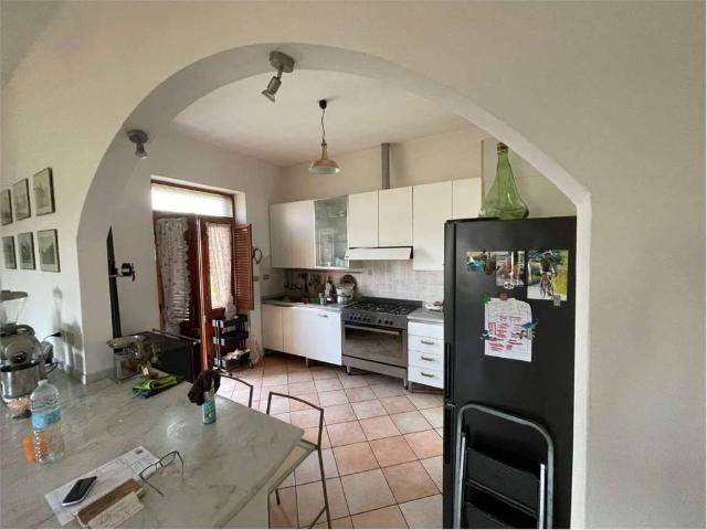 Casa indipendente in vendita a Luni SP