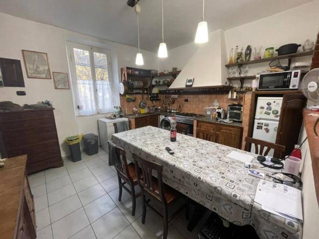 Casa indipendente in vendita a Luni SP