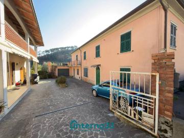 Casa indipendente in vendita a Luni SP
