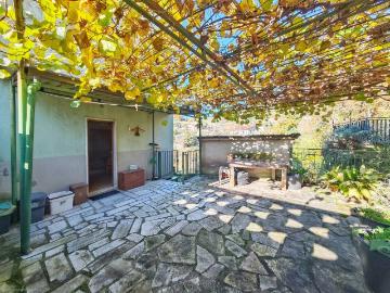 Casa indipendente in vendita a Luni SP
